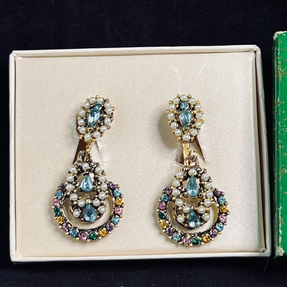 Vintage Gold Tone Faux Pearl And Rhinestone Dangling Screw Back Earrings (5284)